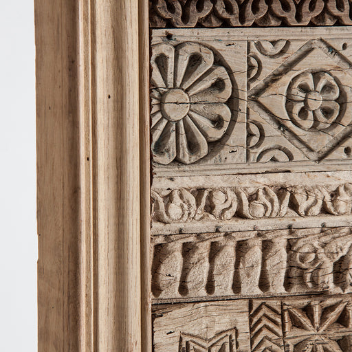 Elevate your home decor with the enchanting Wall Art Askale. Crafted from premium teak and mango wood, this exquisite piece showcases intricate natural carvings that bring a touch of warmth and charm to any space. The natural color of the wood adds a rustic yet elegant aesthetic, making it a perfect addition to both modern and traditional interiors
