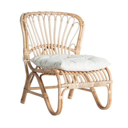 Armchair Lipsko in rustic and modern design with a natural color and crafted from a combination of rattan and cotton.