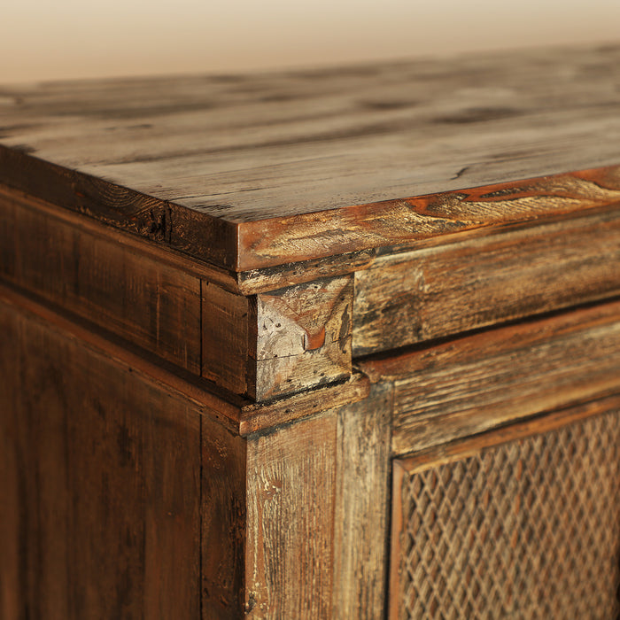 Introducing the CIRES Sideboard, a timeless piece designed in a classic style. Crafted with meticulous attention to detail, this sideboard showcases the natural beauty of elm wood