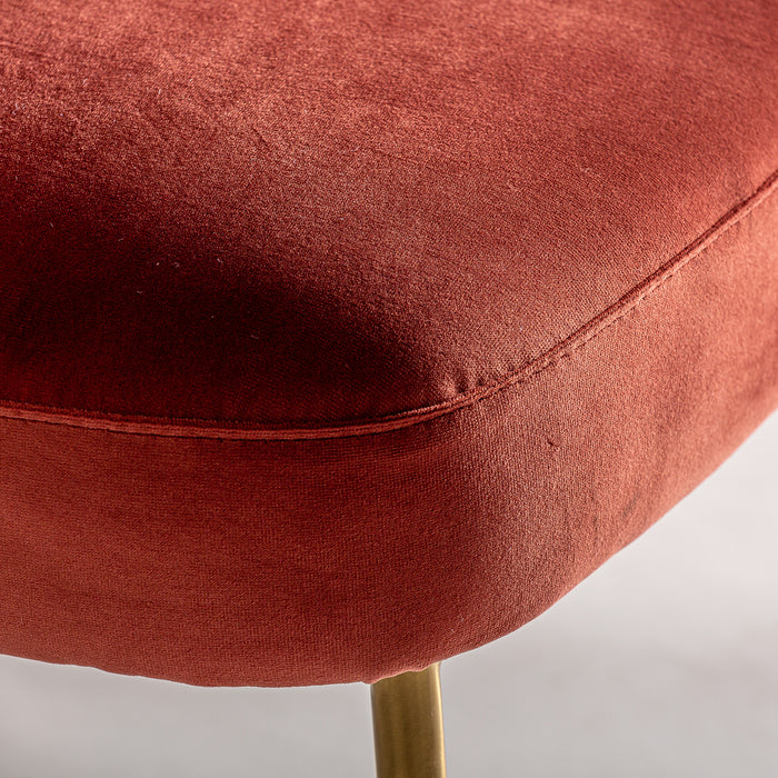 Indulge in luxurious comfort with the Krupa Chair in a stunning rosa color. Its Art Deco style exudes elegance and sophistication, making it a standout piece in any room