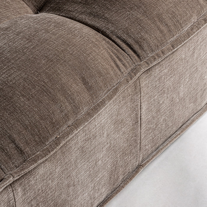 ENCS modular sofa, bathed in a refined beige hue, echoes the opulence of the Art Deco era. Crafted from durable pine wood and draped in supple linen cushioned with foam, it offers both luxury and comfort
